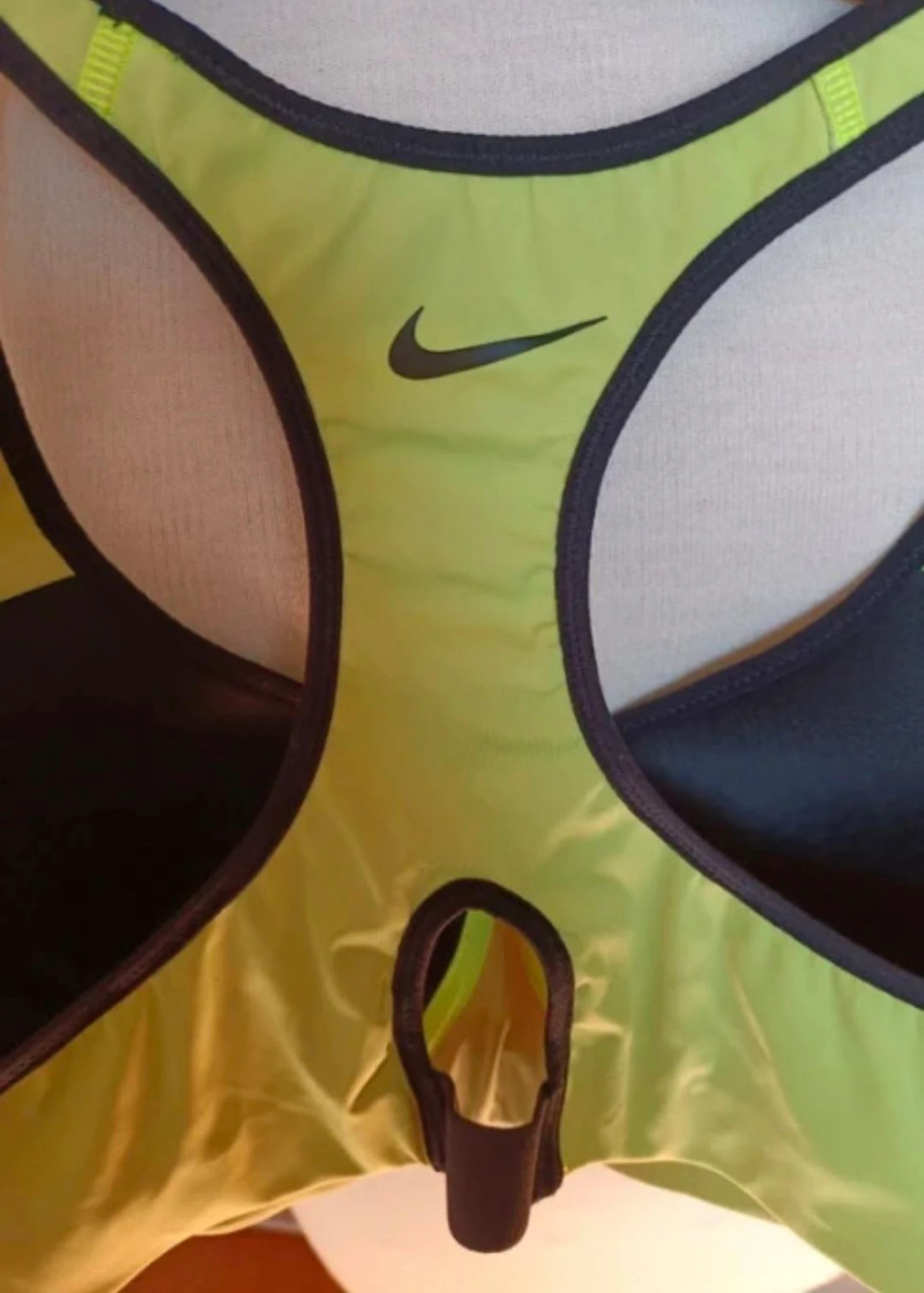Sutiã esportivo fluorescente amarelo Nike 85B – photo 3
